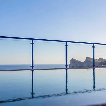 Seascape Villa *