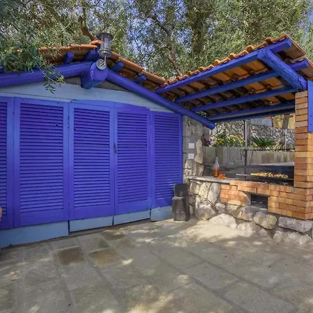 Seascape Villa *
